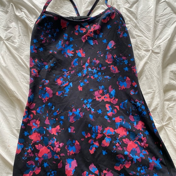 Lululemon power Y tank - Picture 2 of 5